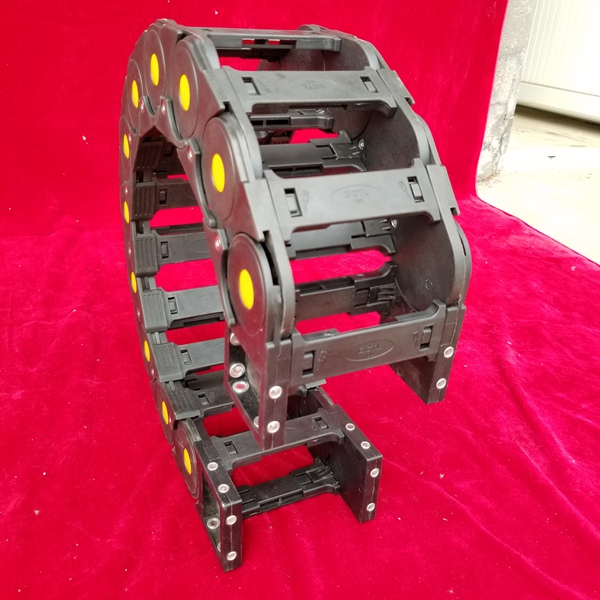 H55黃點(diǎn)加強(qiáng)型尼龍拖鏈